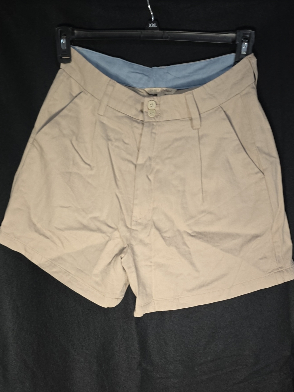 JACHS Girlfriend Beige Flat-Front Women's Shorts